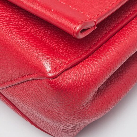 Louis Vuitton Rubis Pebbled Leather Lockme II BB - Picture 4 of 9